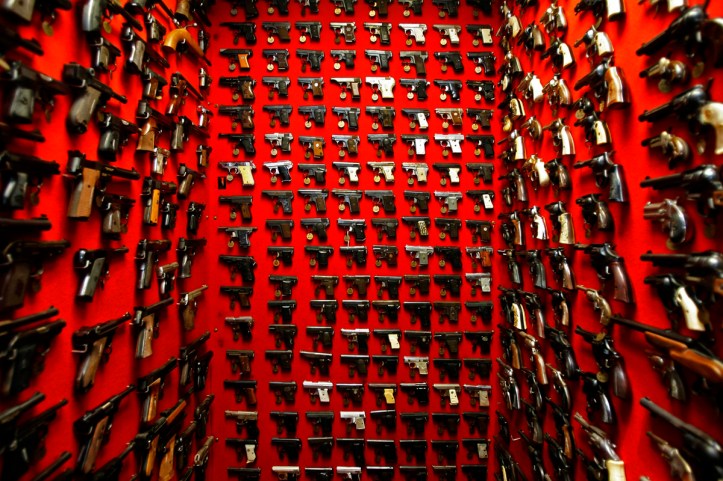Source: http://www.guns.com/2013/04/09/a-gallery-of-some-of-the-worlds-most-impressive-personal-gun-displays-33-photos/